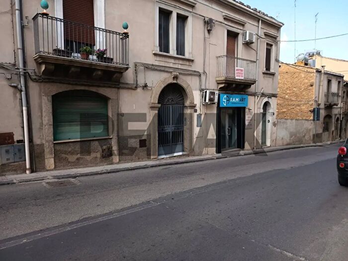 Appartamento bilocale in vendita in Via Circonvallazione, Caltagirone