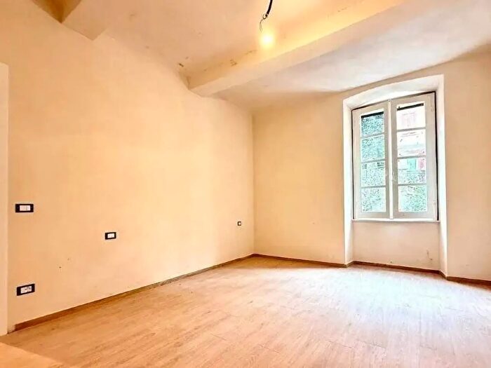 Appartamento trilocale in vendita in Massa