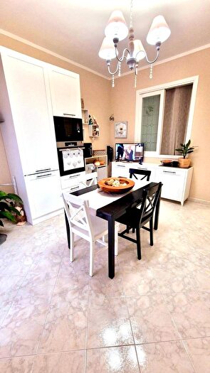 Appartamento trilocale in vendita in Via Provinciale, Castelnuovo Magra