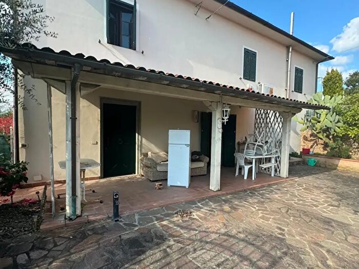 Casa con 5 locali in vendita in Montecarlo