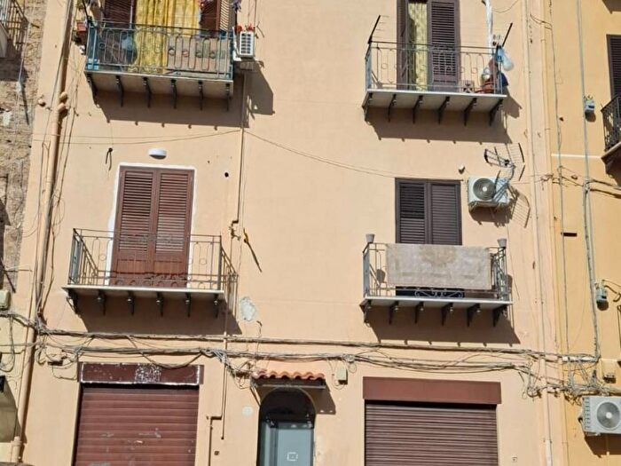 Appartamento quadrilocale in affitto in Via Paolo Emiliani Giudici, Oreto Perez, Palermo