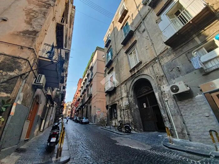 Appartamento monolocale in vendita in Vicoletto II Politi, Napoli