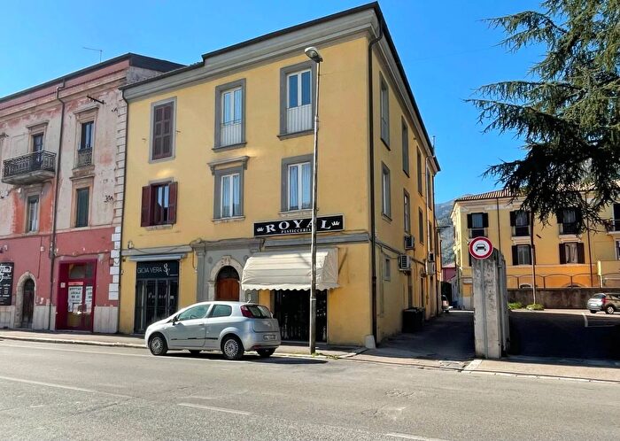 Appartamento trilocale in vendita in Via Napoli Sora Frosinone, Sora