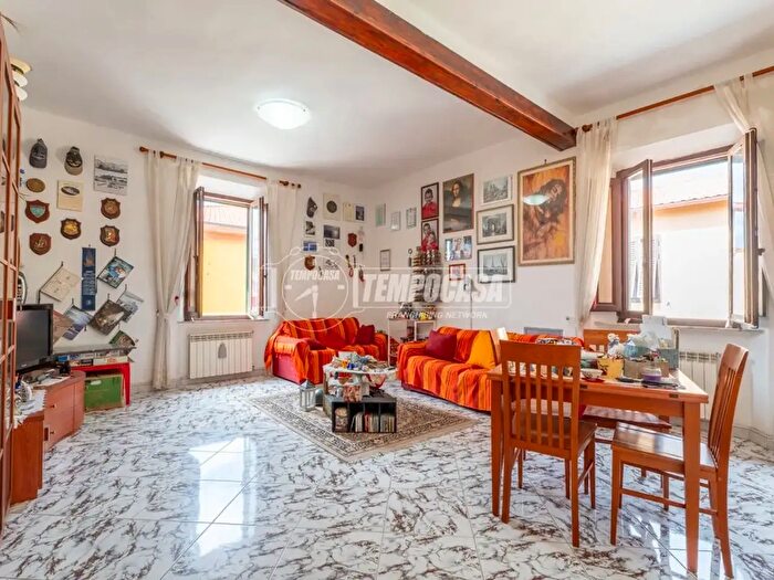 Appartamento trilocale in vendita in Borgata Poggetto Strada VI, Piombino