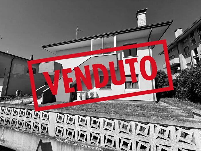 Appartamento trilocale in vendita in Via Vittorio Emanuele Marzotto, Fossalta Di Portogruaro