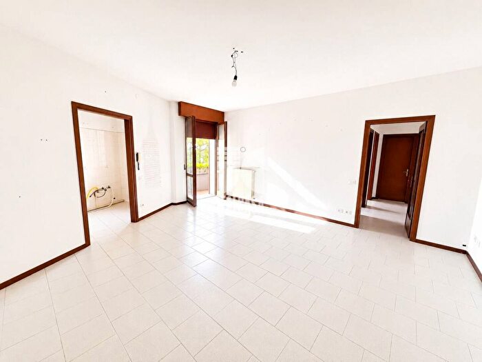 Appartamento trilocale in affitto in Via Cugola, Cerese, Borgo Virgilio