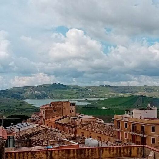 Appartamento con 6 locali in vendita in Sambuca Di Sicilia