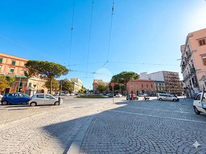 Appartamento quadrilocale in vendita in Via Francesco Bellucci Sessa, Portici
