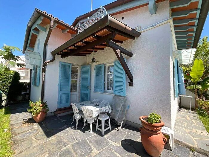 Casa con 5 locali in affitto in Forte Dei Marmi