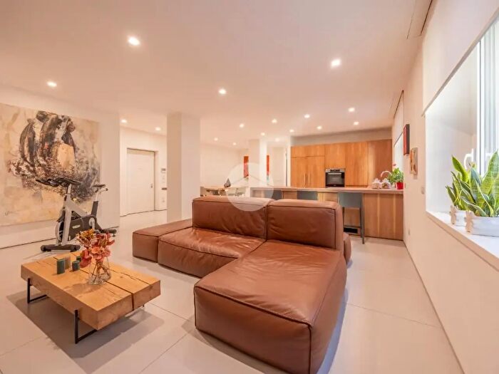 Appartamento con 8 locali in vendita in Vicolo Stella, Verona