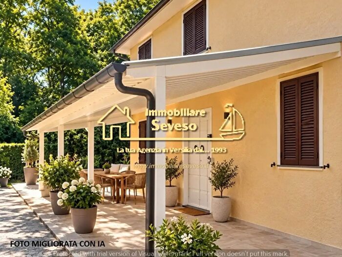 Casa con 9 locali in vendita in Pietrasanta