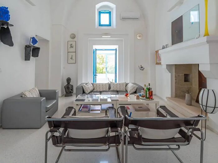 Casa con 13 locali in vendita in Via Scalelle, Salve