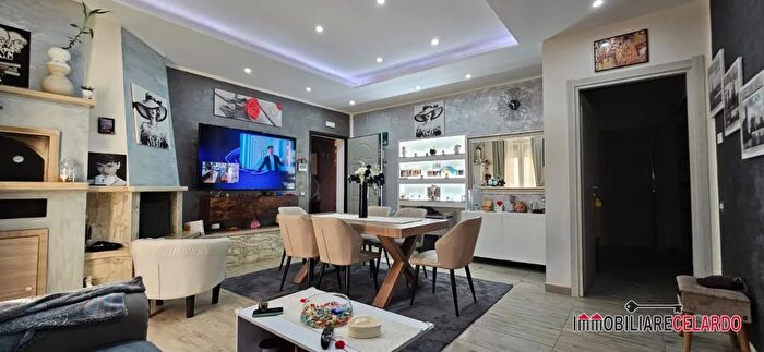 Casa con 5 locali in vendita in Colle Di Val DElsa