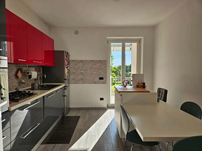 Casa quadrilocale in vendita in Via Strera O, Oleggio
