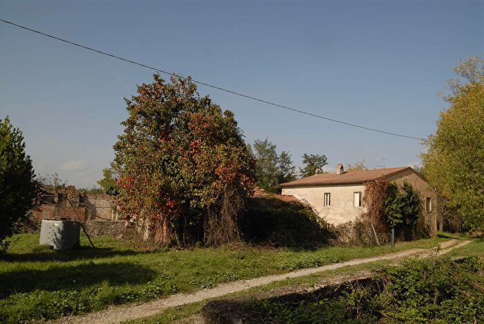 Casa con 8 locali in vendita in Via di San Gavino, Scarperia e San Piero