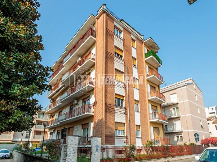 Appartamento quadrilocale in vendita in Via Pietro Rubini, Parma
