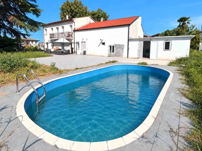Casa con 5 locali in vendita in Via Villa del Bosco, Pontelongo