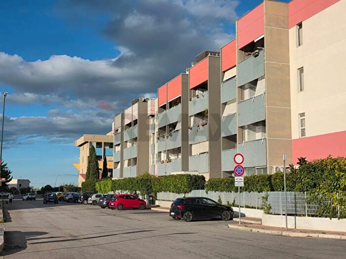 Appartamento trilocale in vendita in Via Generale Alberto dalla Chiesa, Valenzano