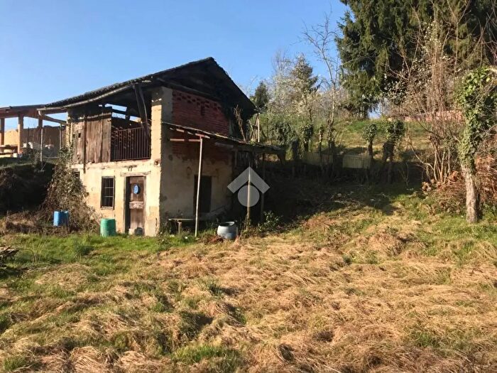 Casa con 6 locali in vendita in Fr Molino, Valdilana