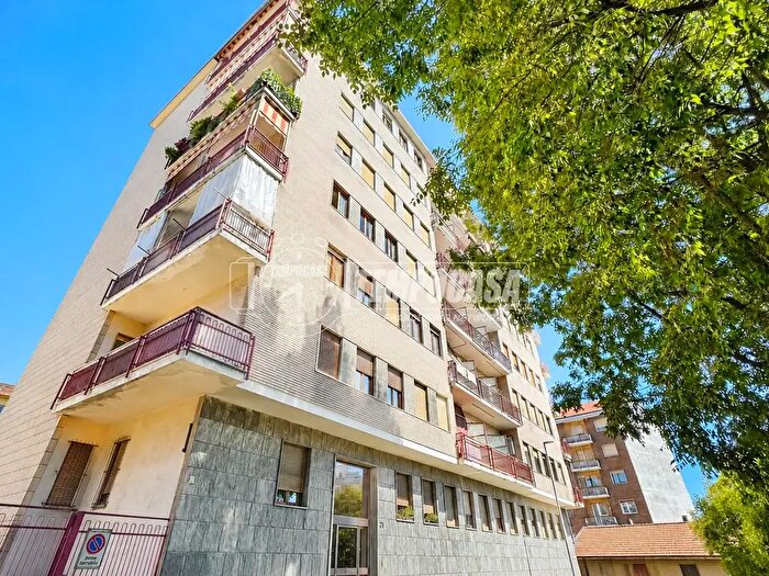 Appartamento quadrilocale in vendita in Via Villa Tommaso, Torino