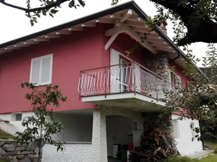 Appartamento trilocale in vendita in Strada Seconda, Nebbiuno