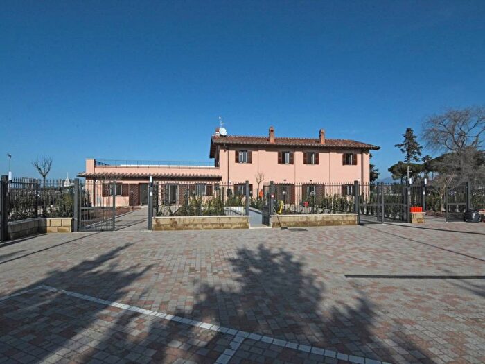 Appartamento trilocale in affitto in Via della Bufalotta, Porta di Roma, Roma