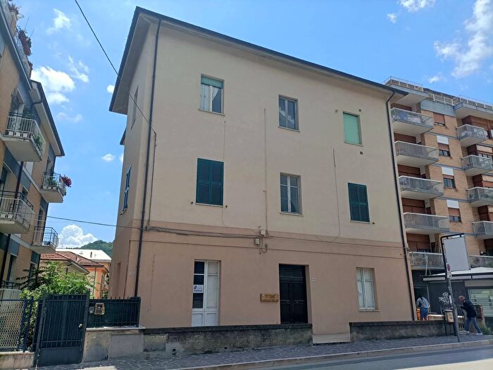 Appartamento con 5 locali in vendita in Viale Crucioli, Teramo
