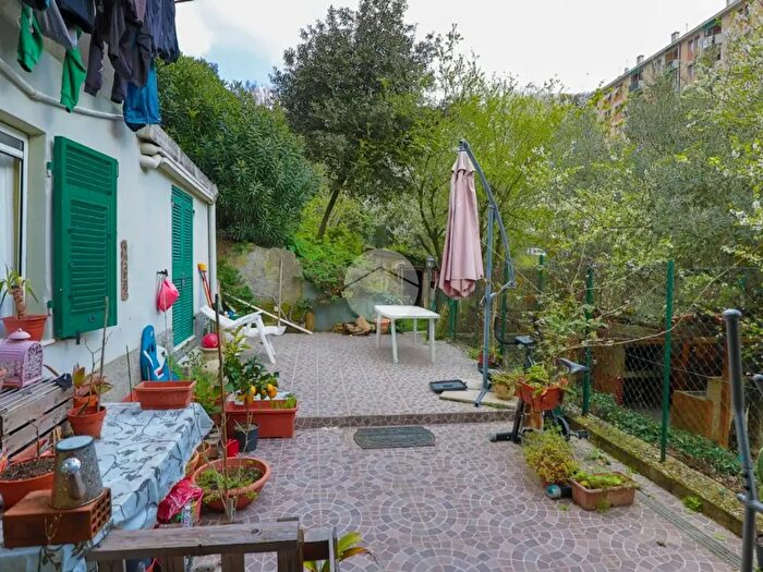 Casa con 6 locali in vendita in Salita Ginestrato, Genova