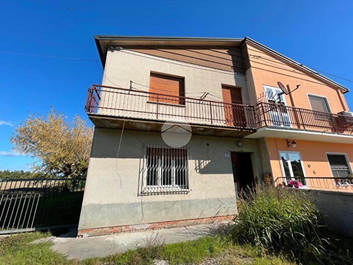 Casa con 5 locali in vendita in Via Stradone S Bernardino, Lugo