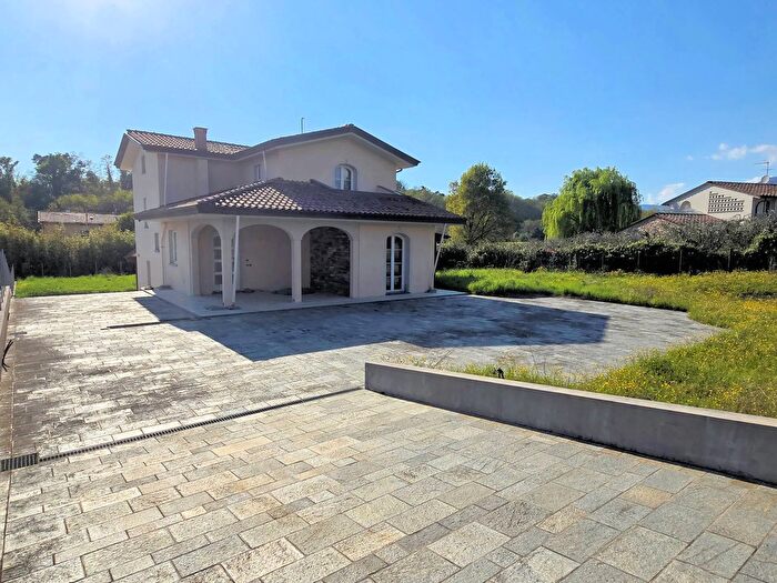 Casa con 8 locali in vendita in Lappato, Capannori