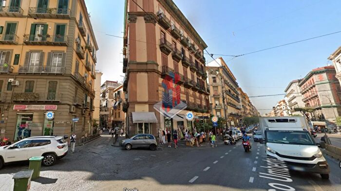 Appartamento con 5 locali in vendita in Corso Umberto I Immediate Adiacenze, Napoli