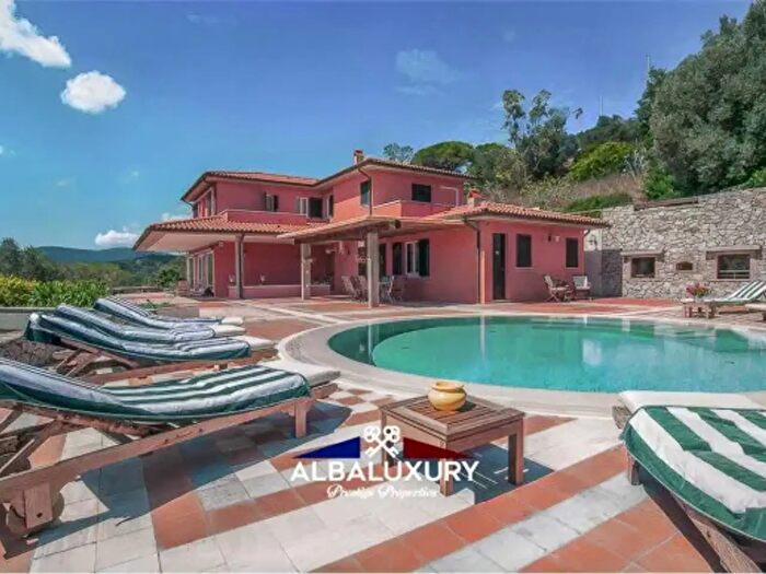 Casa con 6 locali in vendita in Via Briot, Portoferraio