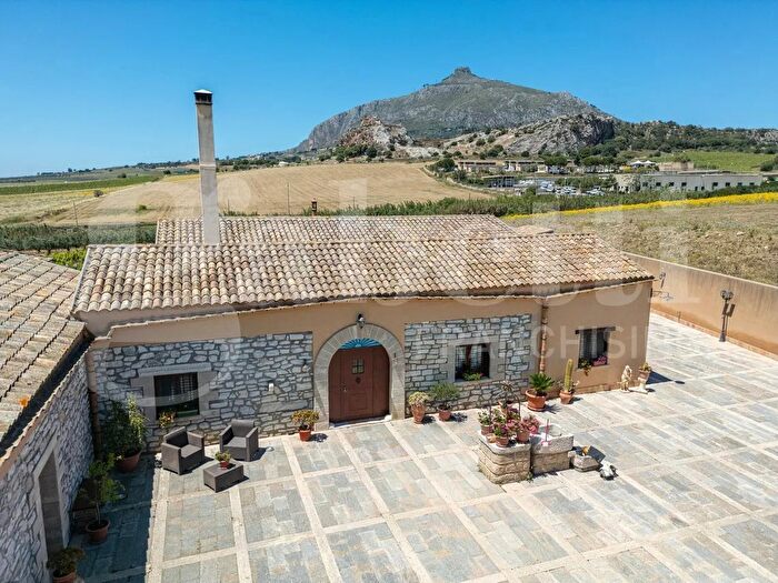 Casa con 10 locali in vendita in Baglio Bonfiglio, Valderice