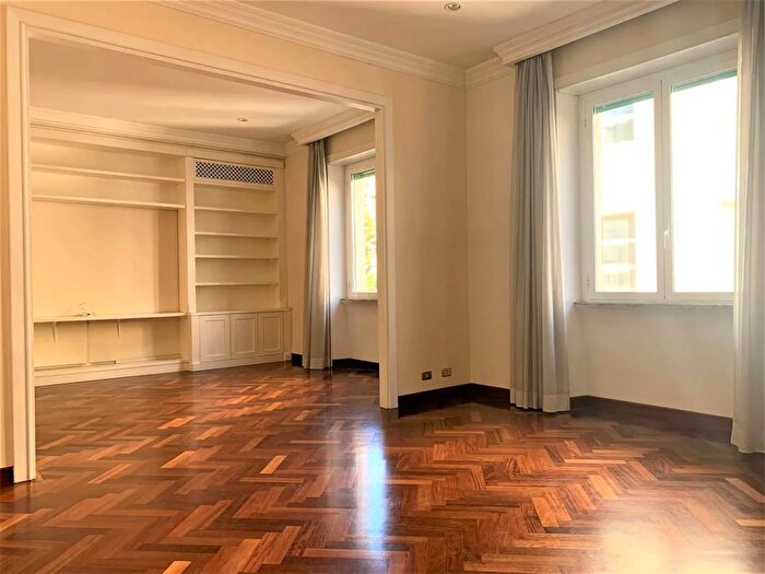 Appartamento con 5 locali in affitto in Via Umberto Boccioni Roma, Roma