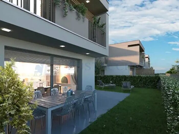 Casa quadrilocale in vendita in Via Don Giovanni Todeschini, Mozzo
