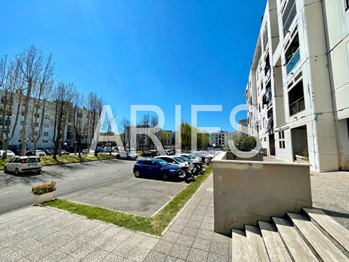 Appartamento trilocale in vendita in Via Achille Funi, Roma