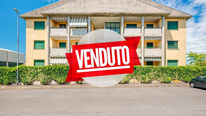 Appartamento quadrilocale in vendita in Via Giacchino Rossini a, Rovello Porro