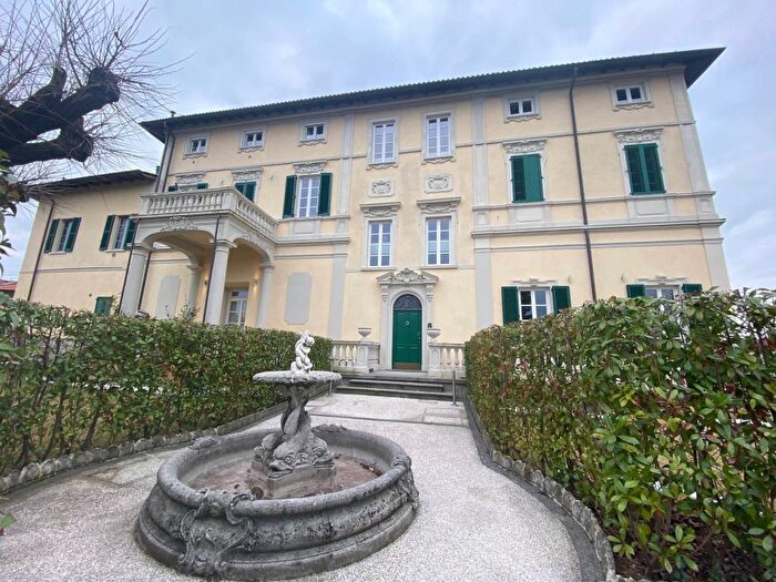 Appartamento trilocale in affitto in Via Giuseppe Garibaldi, Montano, Montano Lucino