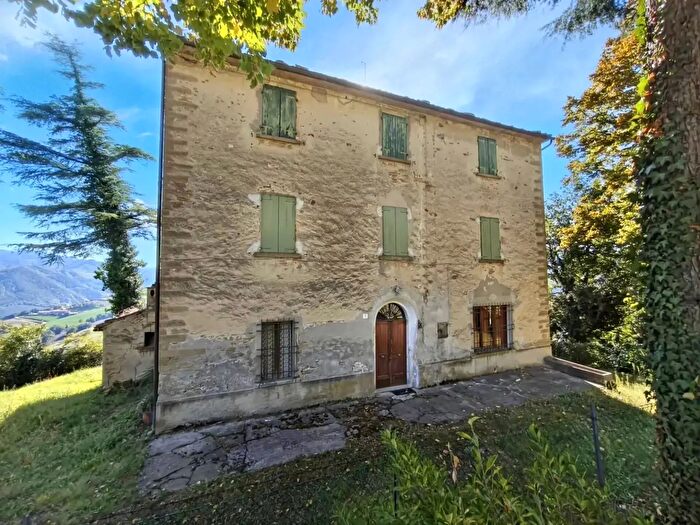 Casa con 5 locali in vendita in Via Monte Trebbio, Dovadola