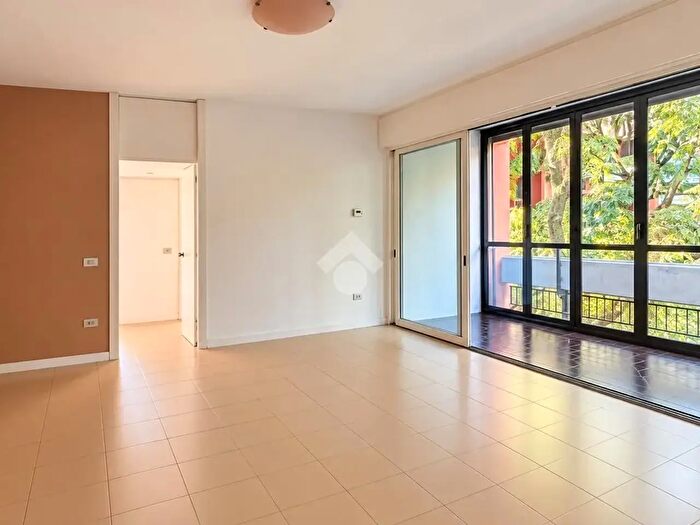 Appartamento trilocale in vendita in Via Gugliemo Marconi, Basiglio