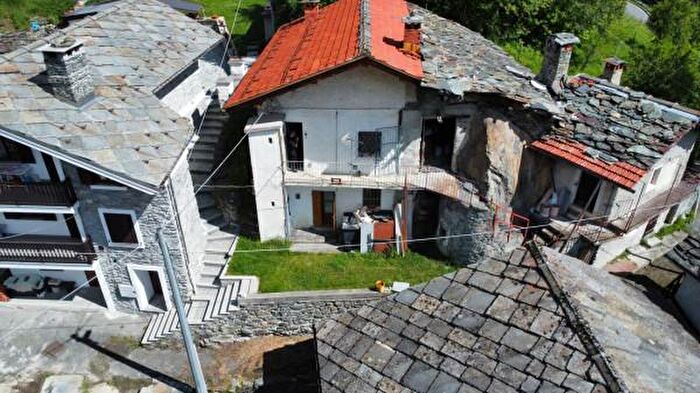 Casa quadrilocale in vendita in Frazione Martassina, Ala Di Stura