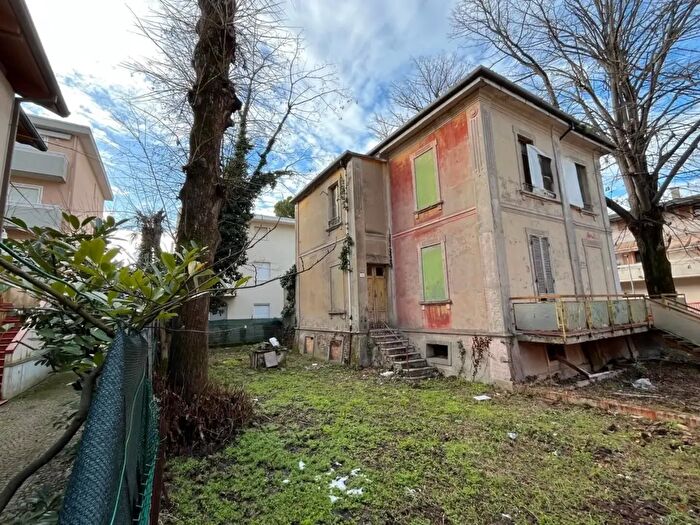 Casa in vendita in Via Rapisardi, Riccione