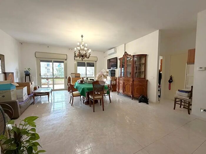 Appartamento trilocale in affitto in Via V Maiorano Capitano, Bari