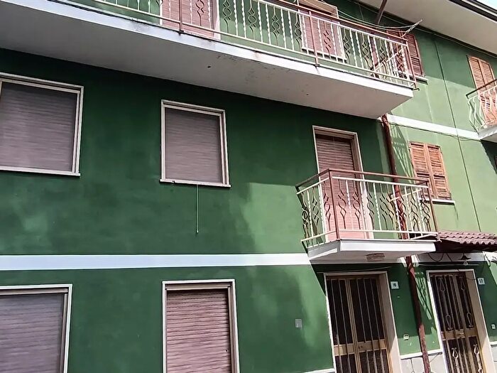 Casa con 6 locali in vendita in Travo