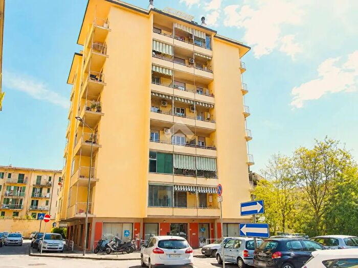 Appartamento trilocale in affitto in Via Giannotto Bastianelli, Firenze