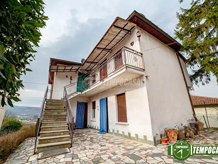 Casa con 6 locali in vendita in Via Gerbidi Godiasco Salice Terme, Godiasco Salice Terme