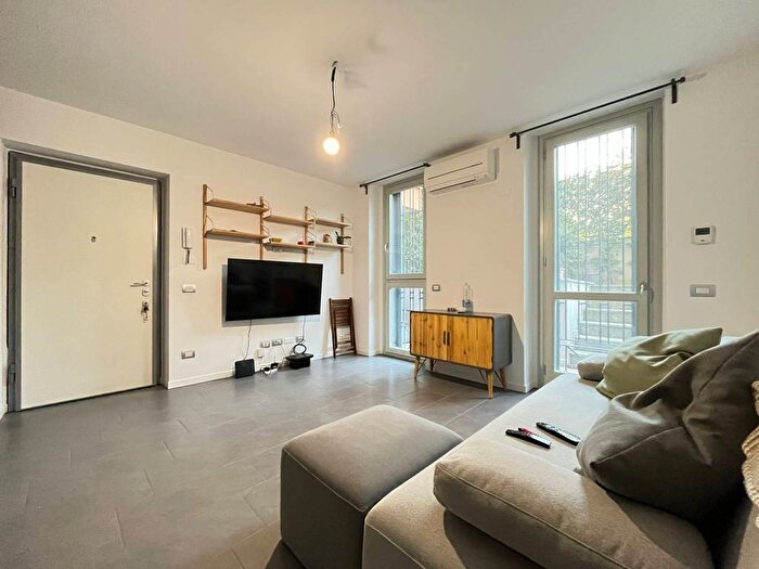 Appartamento trilocale in affitto in Via Gargano, Corvetto, Milano