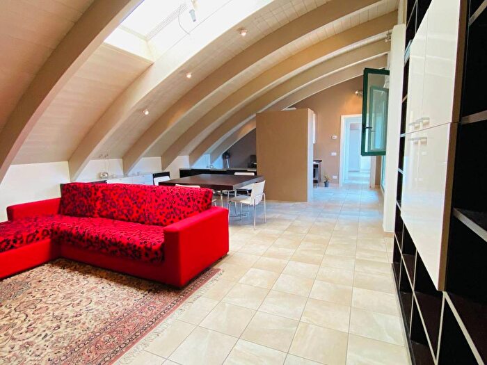 Appartamento bilocale in affitto in Via Pietro Rubini, Ospedale Volturno, Parma