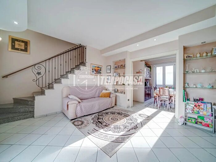 Casa quadrilocale in vendita in Via Giacomo Matteotti, Ferno