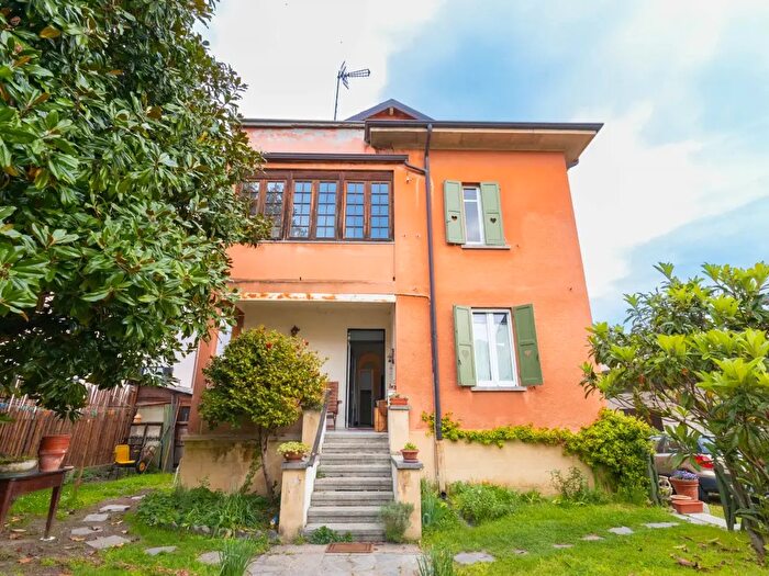 Appartamento quadrilocale in vendita in Via Primo Maggio, Arona